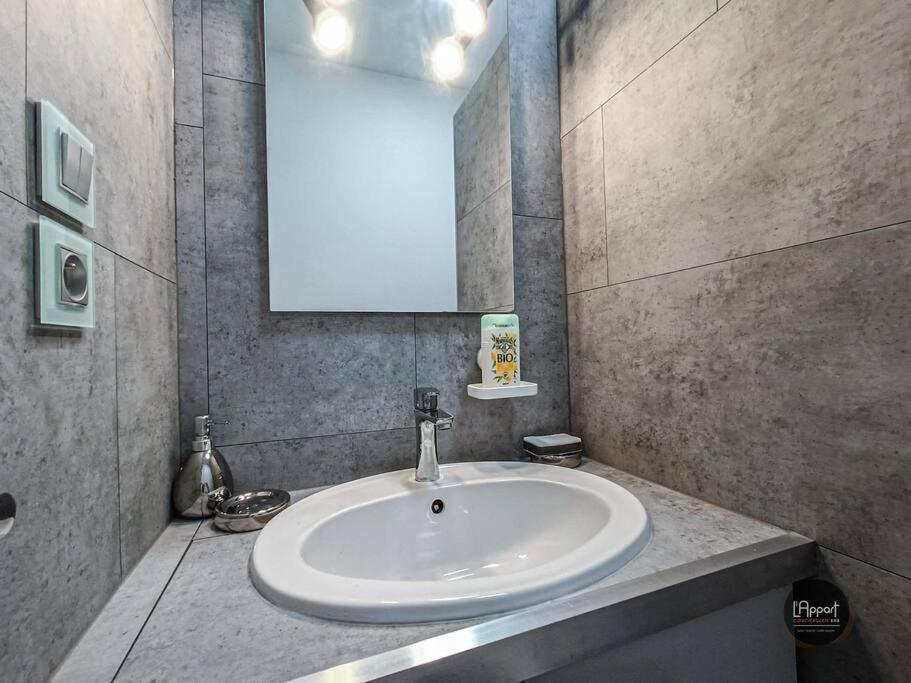 Appartement Calme Lumineux Proche Gare 3 Chambres Angouleme Exterior photo
